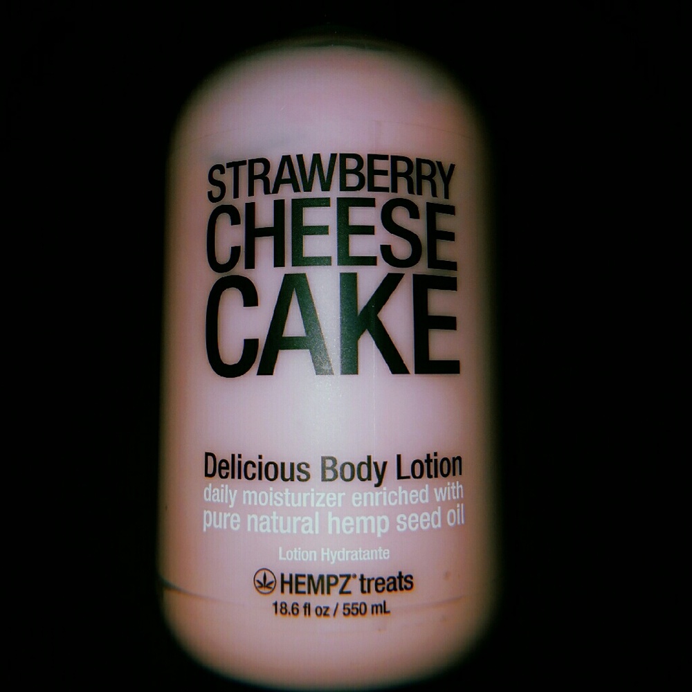 Hempz Strawberry Cheesecake Body Lotion